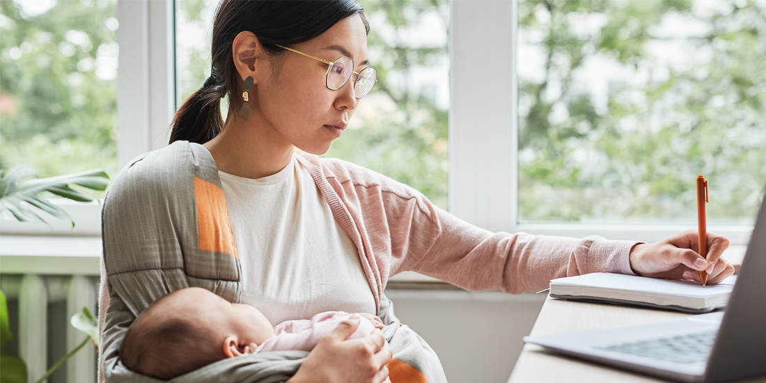 Une maman reprend le travail après son congé maternité