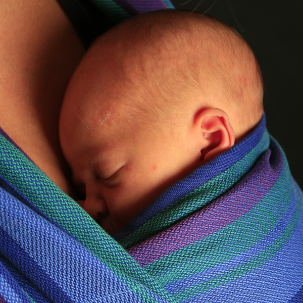 5 conseils pour réussir le portage de votre nouveau-né– Chimpäroo