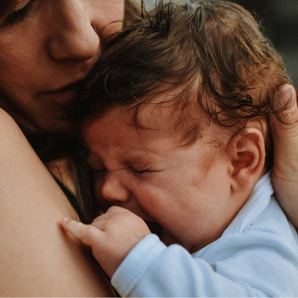 Comment calmer les pleurs de bébé?
