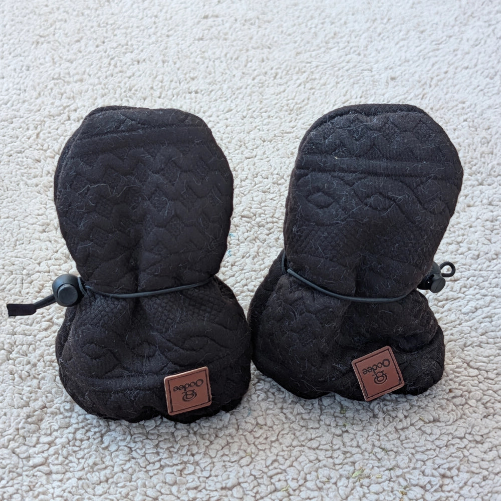 Oodee Mittens | Black Trendy Knit